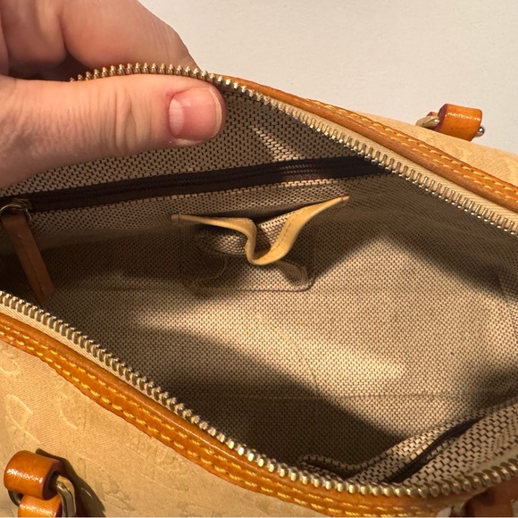 Vintage 2000 Dooney & Bourke Signature Barrel Bag - Picture 11 of 13